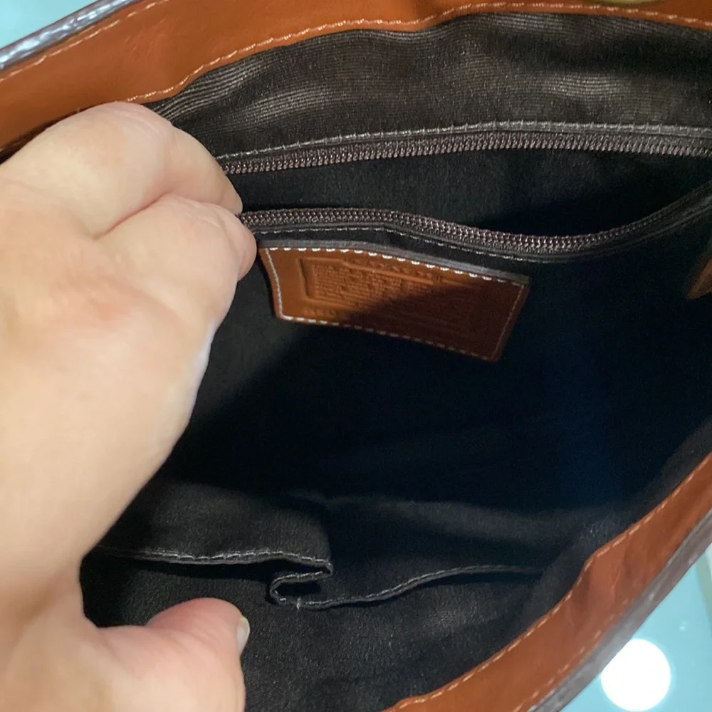 Coach leather shoulder Hampton bag - Picture 9 of 13